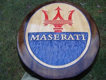 Maserati Ręcznie rzeźbione logo w drewnie. UNIKAT