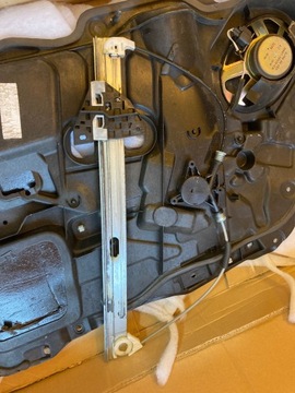 Mechanizm podnoszenia przedniej  szyby Mazda 3 Bk