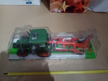 Zabawka duży traktor dla chłopca