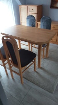 Stół +krzesełka 