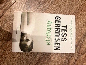 Nosiciel, Autopsja tess Gerritsen