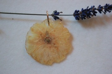 Przywieszka/breloczek kwiat wiśni japońskiej