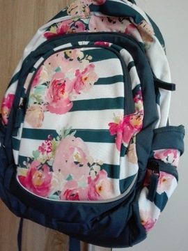 Nowy plecak szkolny w kwiaty, Empik