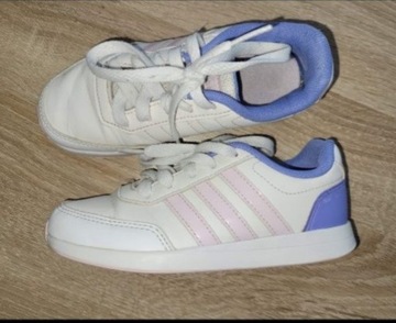 Buty dziecięce firmy adidas rozmiar 28,5