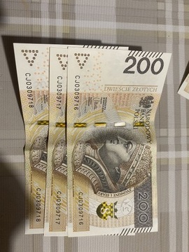 200 złotych numer seria 3 kolejne numery