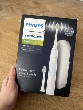 Szczoteczka soniczna PHILIPS Sonicare 5100 Zestaw