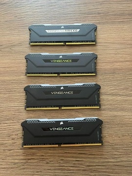 Pamięć RAM DDR4 Corsair 4x16 GB 3600 18