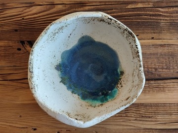 Ręcznie wykonana zdobiona misa ceramiczna