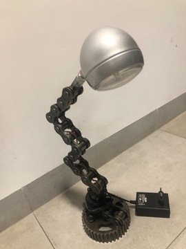 Ozdobna metalowa lampka 