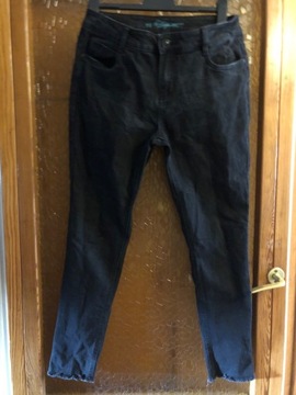 Spodnie rurki czarne Jeansy 42 XL szarpane nogawki