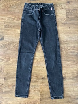 Reserved spodnie jeansowe 152