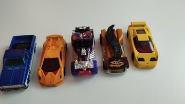 Zestaw 5 szt samochodzików Hot Wheels 