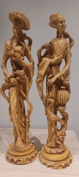 Dwie figurki z alabastru 