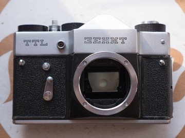 Aparat Zenit TTL Srebrny Świetny (korpus) Vintage