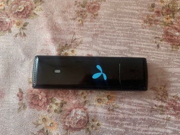 Modem USB HUAWEI  model E1752  Bez Sim-Locka