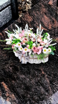 Stroik kompozycja wiązanka sztuczne kwiaty na grób