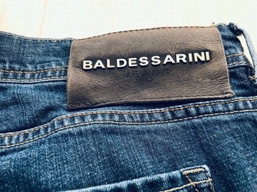 Spodnie marki Baldessarini  XL