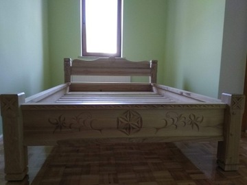 Łóżko drewniane