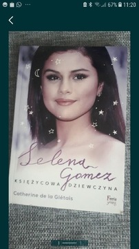 Księżycowa dziewczyna Selena Gomez 