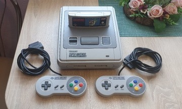 Konsola Super Nintendo ( SNES ) 