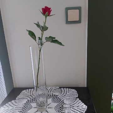 Smukły transparentny wazon-wys.29 cm