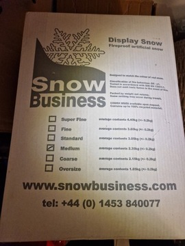 Sztuczny śnieg Snow Business średni 2,35 kg