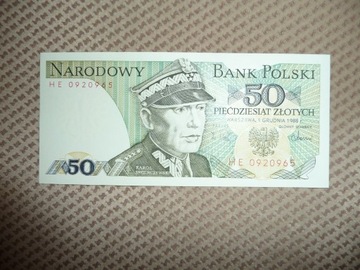 Banknot widoczny na zdjęciu 50 zł 1988 rok