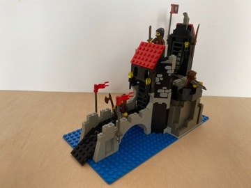 Lego 6075 Castle Wolfpack Tower  VINTAGE
