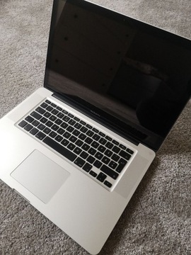 Apple a1286 C2D SSD MacBook Pro laptop