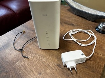 Router Huawei 4G ROUTER 3 z antenami komplet