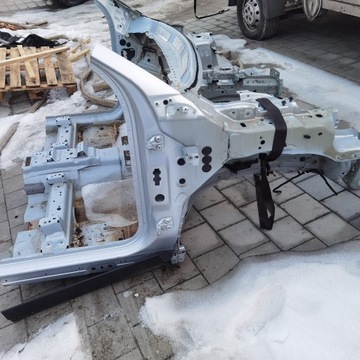 Land rover discovery sport 5 ćwiartka podłużnica 