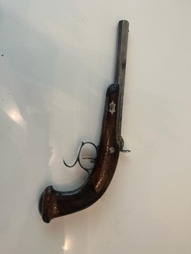 Pistolet kapiszonowy z XIX wieku