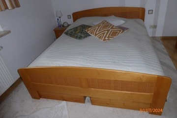 Łóżko z litego drewna  160x200 jesion z ratanem
