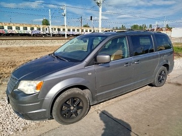 Chrysler Grand Voyager - z bogatym wyposażeniem