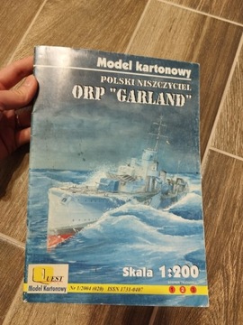 Model kartonowy ORP Garland