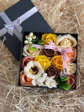Mydlane zapachowe róże w box prezent na walentynki