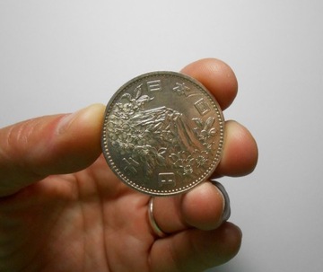 stara moneta japońska 1000 Jen Srebro