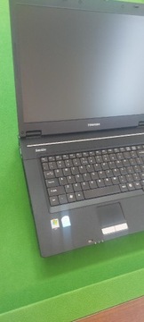 LAPTOP TOSHIBA SATELLITE L30-10W