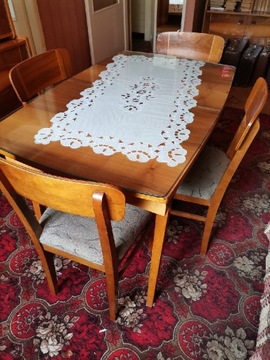  stół z krzesłami Bilea z 1966 roku