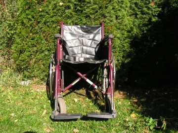 Wózek inwalidzki składany.