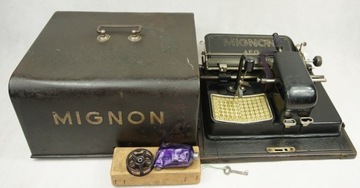 Indeksowa maszyna do pisania MIGNON 3 z 1919 roku.