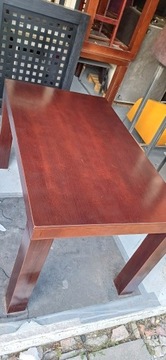 Stół drewniany brązowy 