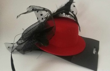 Mini kapelusik toczek gothic lolita czerwony pióra