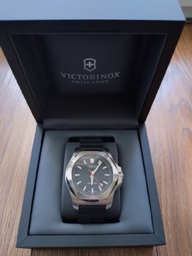 Zegarek Victorinox INOX model 241682