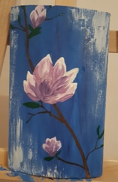 magnolia na drewnie