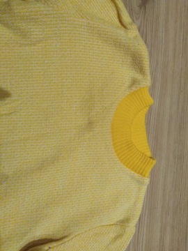 Sweterek dziewczęcy rozmiar 74 /80 kolor żółty 