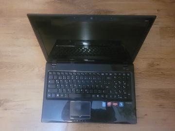 Laptop Medion AKOYA P6512 uszkodzony