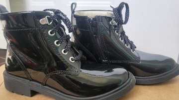 Buty dziecięce lakierki trzewiki Clarks r. 28