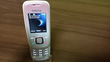 Działająca, różowa Nokia 2680s z Orange