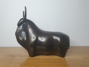 Rzeźba, figurka z brązu bizon